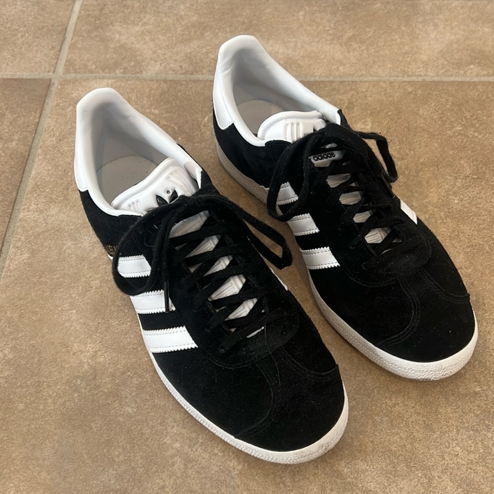 Adidas Gazelle Unisex Black Suede EUC